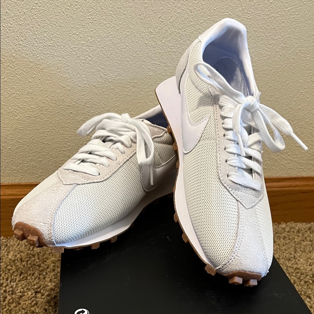 Nike White Women's Sneakers